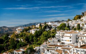 Buying Costa del Sol Off-Plan Properties: Pros, Cons, and Tips