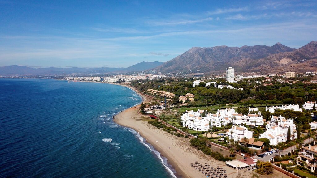 Los Monteros